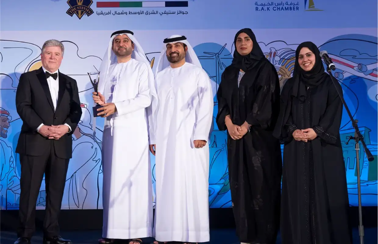 Emirates Health Services (EHS) has won the ‘Grand Stevie’ for 2022, taking the top spot in the Middle East and North Africa (MENA) region among 700 participants from 17 countries. EHS scored a total of 62.5 points, earning 13 Golds, eight Silvers, and seven Bronzes, in addition to the Excellence Award for Innovation in Providing Health Services.