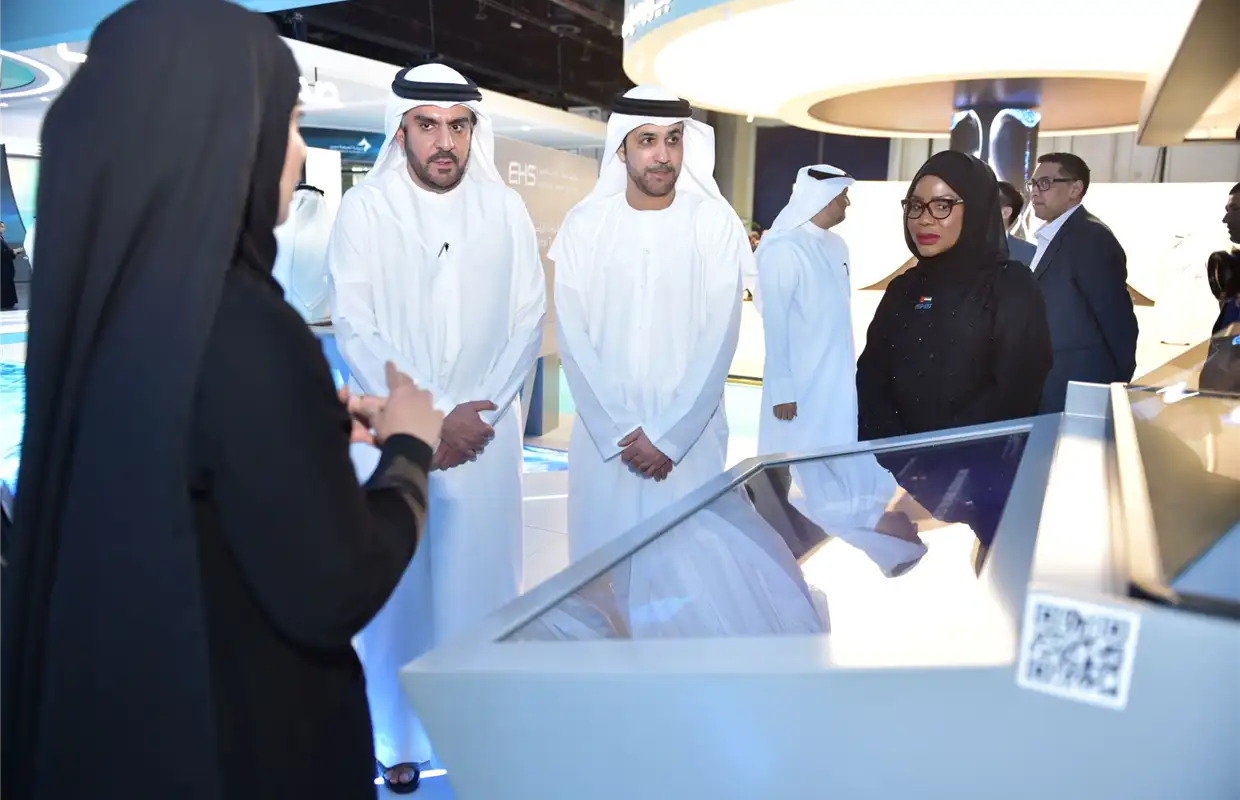 تحت شعار "نصنع مستقبل الرعاية الصحية"، جذبت منصة مؤسسة الإمارات للخدمات الصحية في معرض ومؤتمر الصحة العربي2023  الزوار والمختصين وكبار الشخصيات، حيث أطلقت المؤسسة هذا العام 19 مشروعاً مبتكراً ضمن ثلاث محاور رئيسية، شملت محور " الخدمات الصحية المبتكرة والمستدامة"، ومحور "التكنولوجيا الصحية المتقدمة"، ومحور "الذكاء الاصطناعي والتنبؤ الاستباقي".