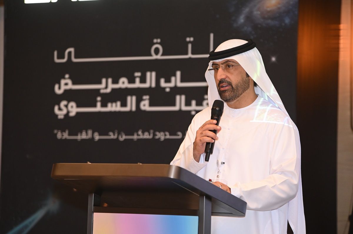 د. عصام الزرعوني لدى إلقاء كلمته.jpg