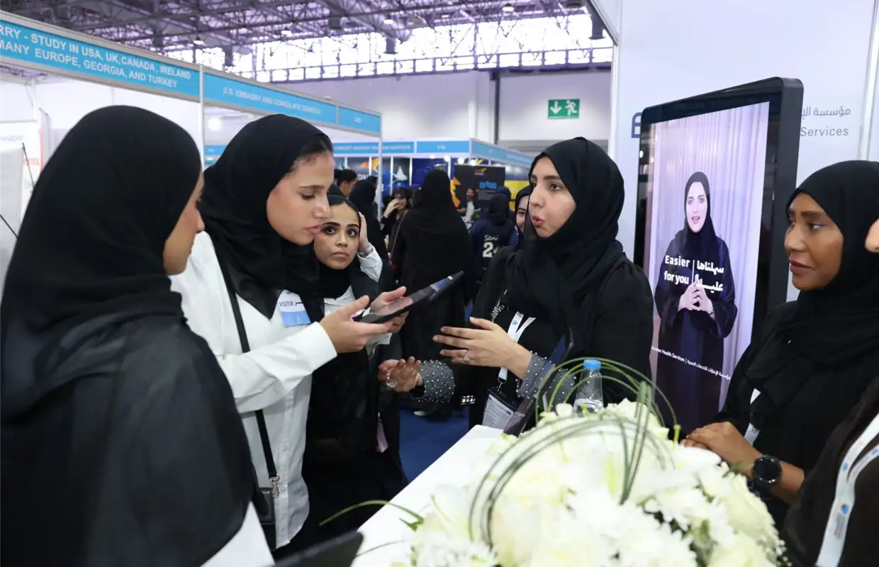EHS participated in the 19th session of the International Education Fair 2023, held in Sharjah, the Emirates Health Services reviewed the “Masar” and “Bachelor of Nursing” programs, through which the EHS adopts high school students by providing distinguished, stimulating and supportive educational care that contributes to supporting the health sector with an elite group of specialized national cadres, especially in the field of medicine, nursing and other health specialties.