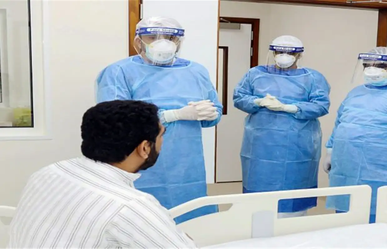 During the visit, HE Dr. Mohamed Salim Al Olama, EHS Head of Board of Directors, communicate directly with COVID-19 patients to make sure that they receive the appropriate health and mental care.