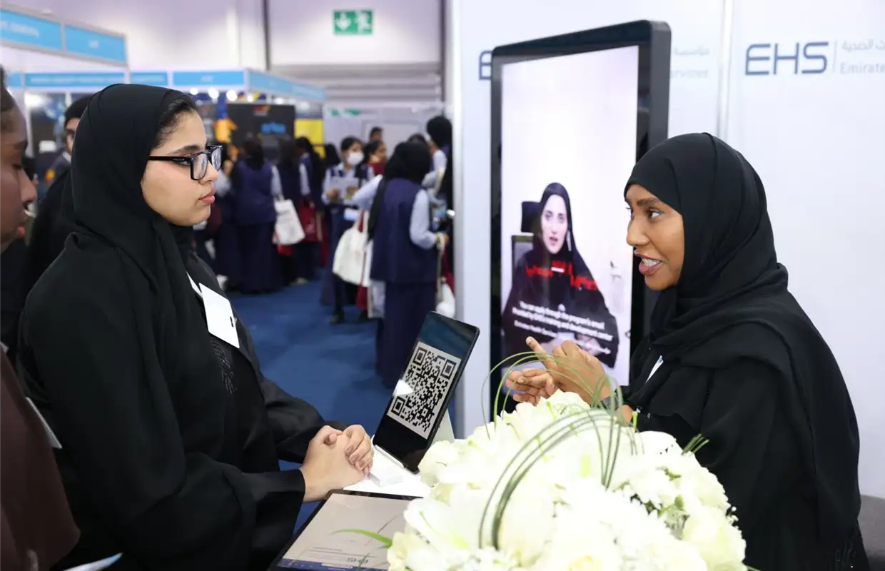 EHS participated in the 19th session of the International Education Fair 2023, held in Sharjah, the Emirates Health Services reviewed the “Masar” and “Bachelor of Nursing” programs, through which the EHS adopts high school students by providing distinguished, stimulating and supportive educational care that contributes to supporting the health sector with an elite group of specialized national cadres, especially in the field of medicine, nursing and other health specialties.