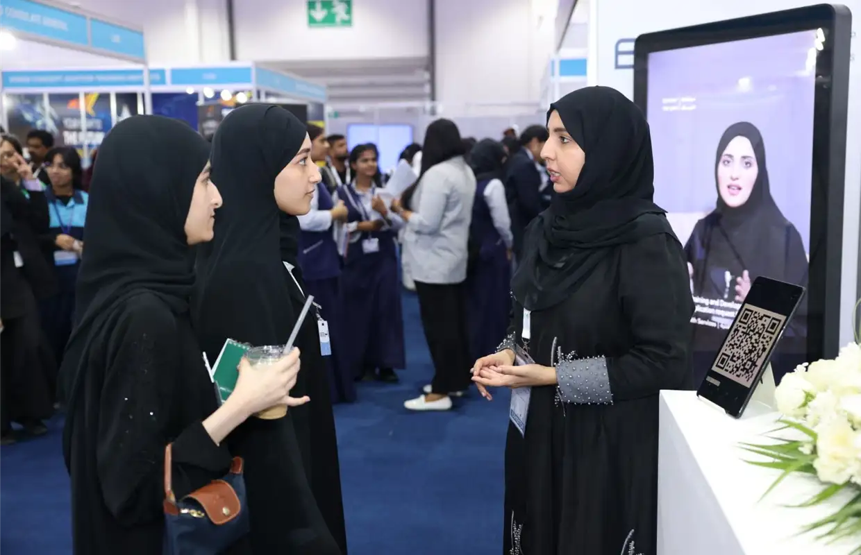 EHS participated in the 19th session of the International Education Fair 2023, held in Sharjah, the Emirates Health Services reviewed the “Masar” and “Bachelor of Nursing” programs, through which the EHS adopts high school students by providing distinguished, stimulating and supportive educational care that contributes to supporting the health sector with an elite group of specialized national cadres, especially in the field of medicine, nursing and other health specialties.