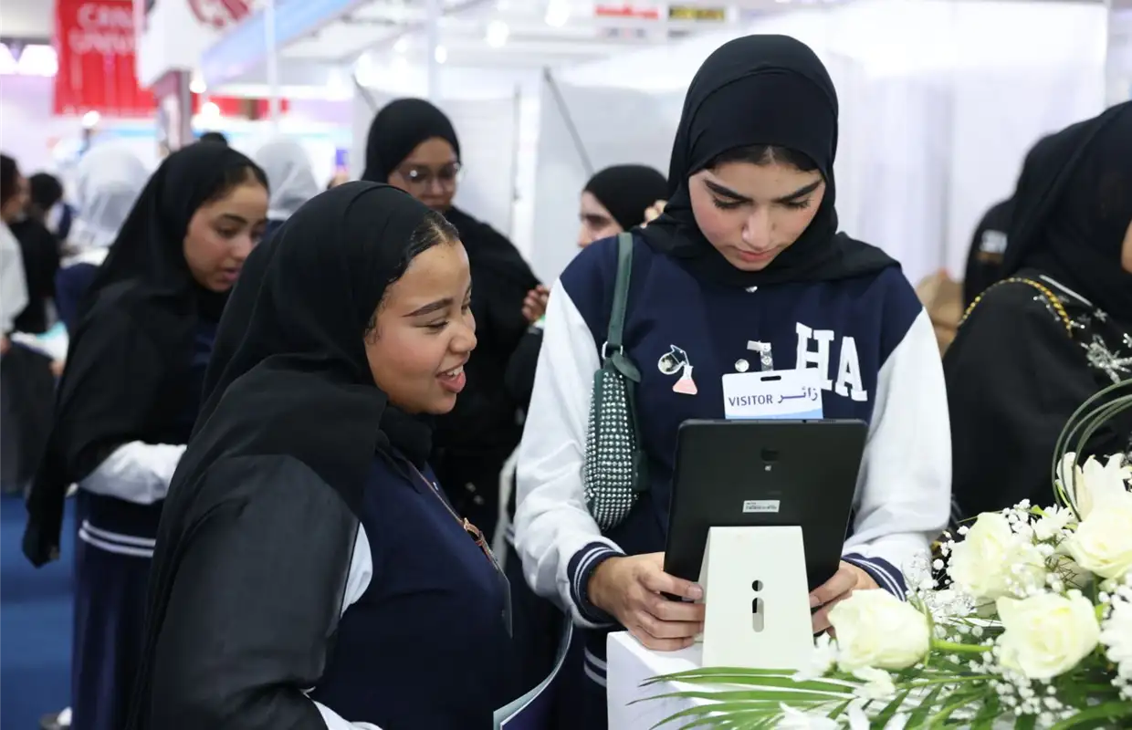 EHS participated in the 19th session of the International Education Fair 2023, held in Sharjah, the Emirates Health Services reviewed the “Masar” and “Bachelor of Nursing” programs, through which the EHS adopts high school students by providing distinguished, stimulating and supportive educational care that contributes to supporting the health sector with an elite group of specialized national cadres, especially in the field of medicine, nursing and other health specialties.