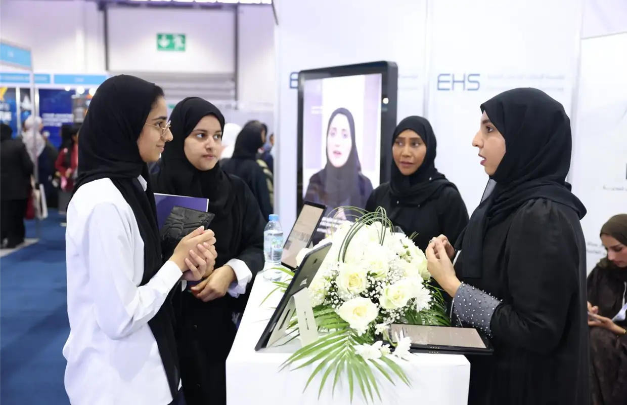 EHS participated in the 19th session of the International Education Fair 2023, held in Sharjah, the Emirates Health Services reviewed the “Masar” and “Bachelor of Nursing” programs, through which the EHS adopts high school students by providing distinguished, stimulating and supportive educational care that contributes to supporting the health sector with an elite group of specialized national cadres, especially in the field of medicine, nursing and other health specialties.