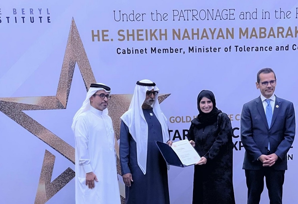 خلال التكريم.jpg