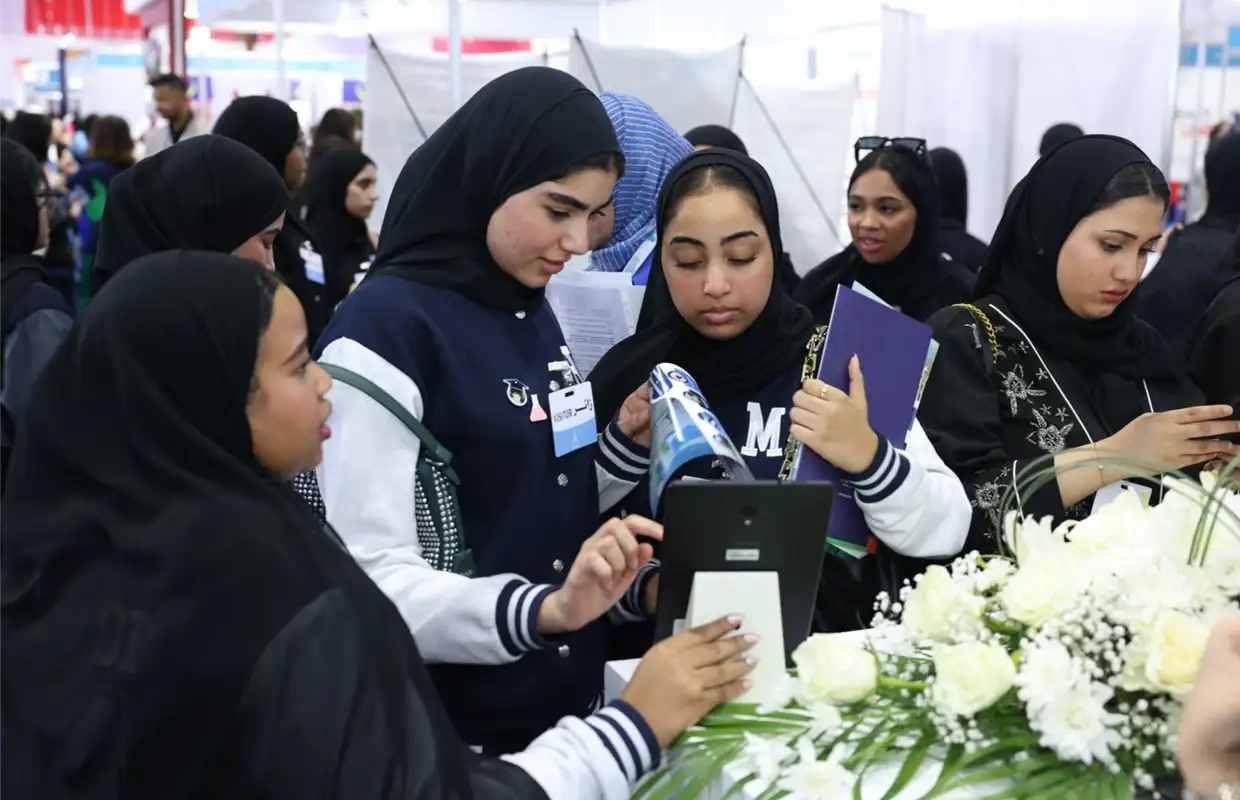EHS participated in the 19th session of the International Education Fair 2023, held in Sharjah, the Emirates Health Services reviewed the “Masar” and “Bachelor of Nursing” programs, through which the EHS adopts high school students by providing distinguished, stimulating and supportive educational care that contributes to supporting the health sector with an elite group of specialized national cadres, especially in the field of medicine, nursing and other health specialties.