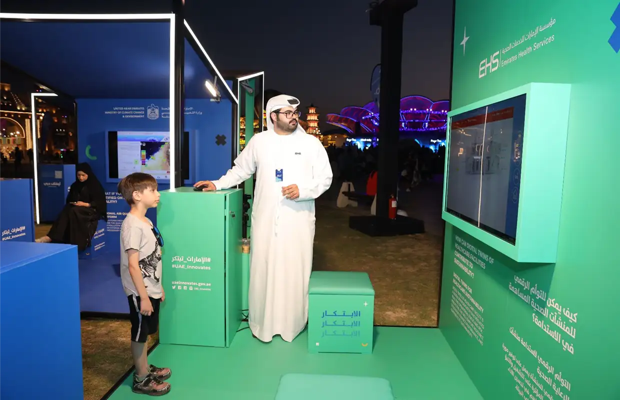 مشاركة مؤسسة الإمارات للخدمات الصحية في معرض "الإمارات تبتكر" الذي أقيم ضمن أسبوع الابتكار في القرية العالمية بتنظيم من مركز محمد بن راشد للابتكار الحكومي، لاستعراض أحدث التقنيات الصحية والمشاريع الابتكارية التي تعتمد على الأتمتة والذكاء الاصطناعي.