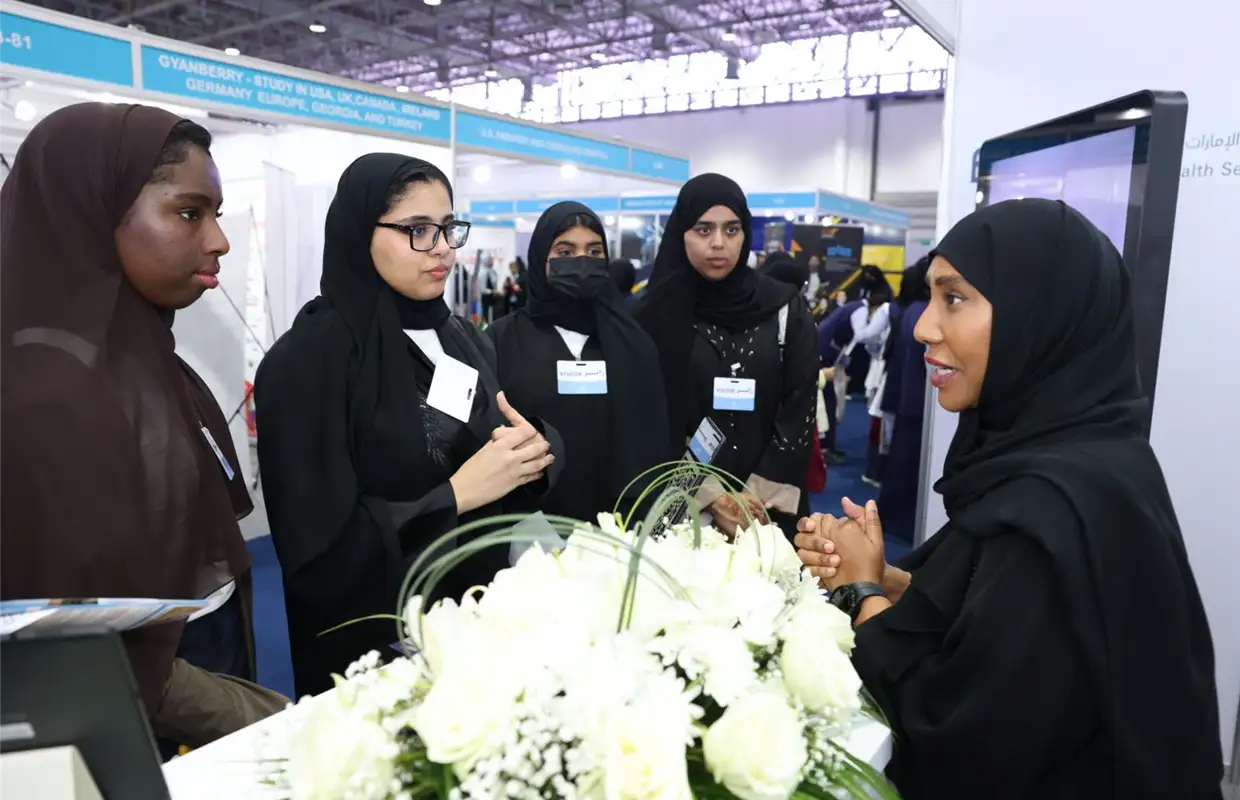 EHS participated in the 19th session of the International Education Fair 2023, held in Sharjah, the Emirates Health Services reviewed the “Masar” and “Bachelor of Nursing” programs, through which the EHS adopts high school students by providing distinguished, stimulating and supportive educational care that contributes to supporting the health sector with an elite group of specialized national cadres, especially in the field of medicine, nursing and other health specialties.